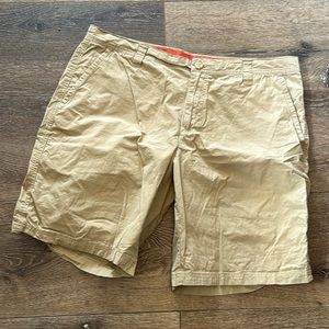 Columbia khaki‎ shorts 36
